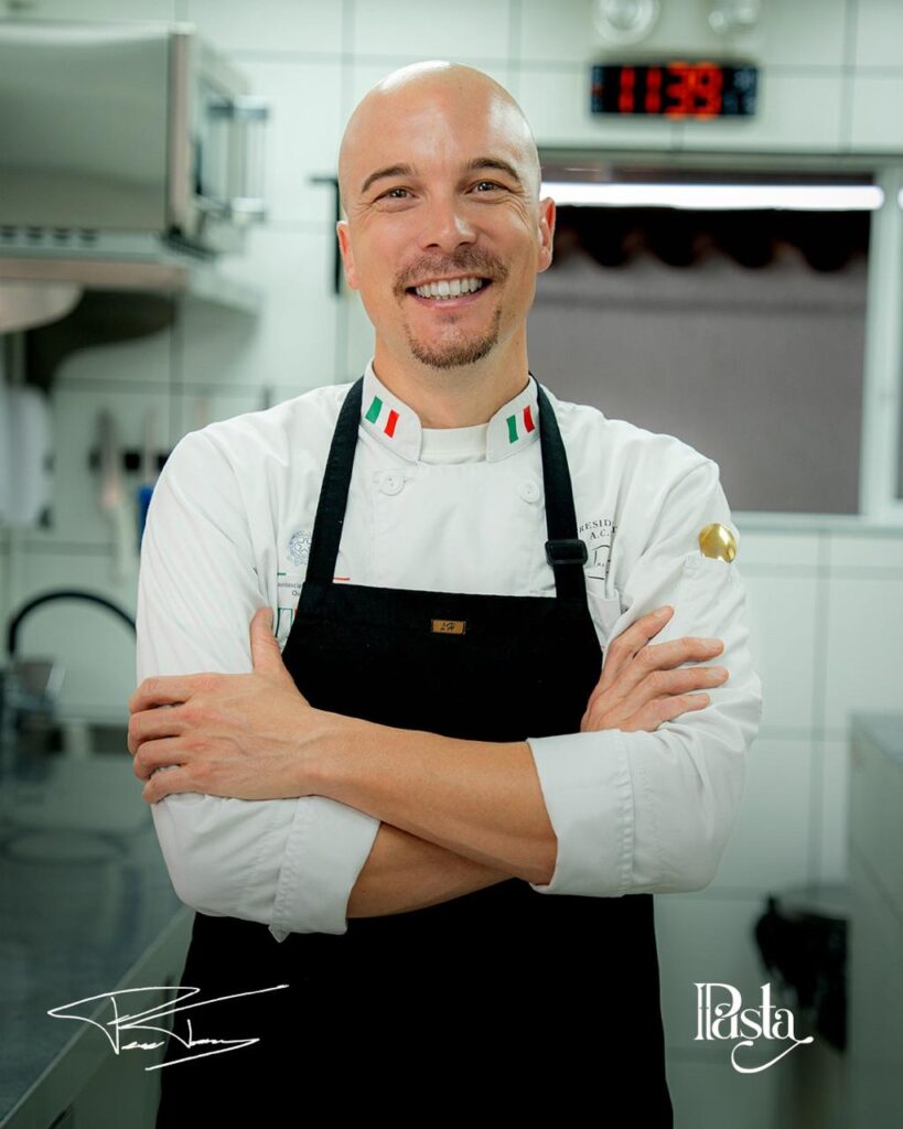 Chef Tony Pera, aliado de Fundación Familia sin Fronteras y presidente de la Asociación Italiana de Chefs en Ecuador.